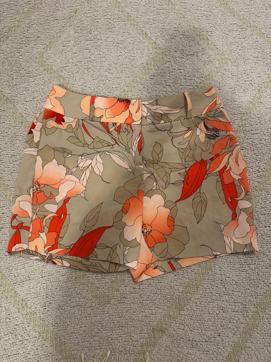 Worthington Pants - Worthington Floral Shorts Size 6 High Rise Tailored Summer Shorts